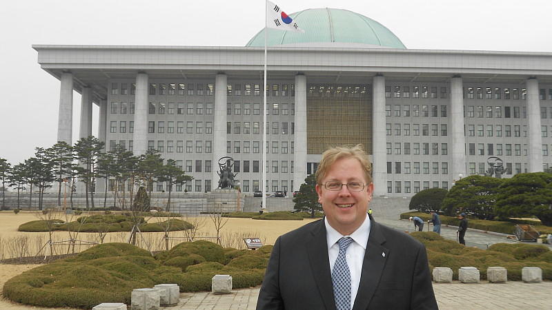 Korea-Experte Dr. Bernhard Seliger sieht die größte Gefahr darin, dass die Eskalationen unbeabsichtigt zum großen Konflikt führen.