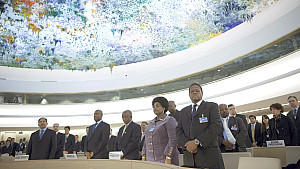 Delegates stand up for a minute of silence in memory of the victimes of the earthquake in Chile during the 13th session of the UN Human Rights Council at the European headquarters of the United Nations in Geneva, Switzerland, 01 March 2010. The Human Rights Council opens a three-week session on 01 March with member states and top officials. EPA/SALVATORE DI NOLFI  +++(c) dpa - Bildfunk+++