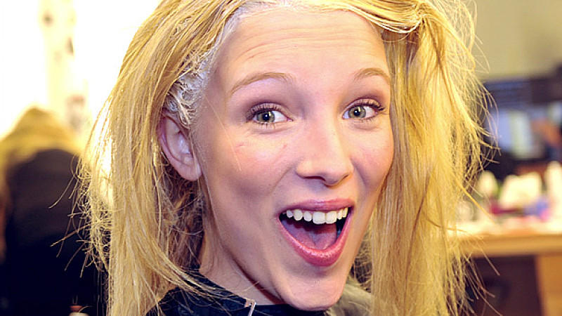 GZSZ-Schauspielerin Iris Mareike Steen hat jetzt eine neue Frisur.