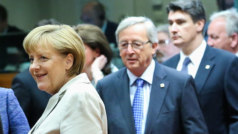 Juncker und Merkel bei EU-Gipfel