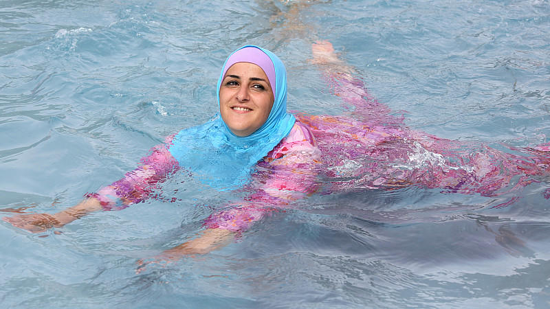 Burka-Streit: Muss die Schülerin zum Schwimmunterricht?