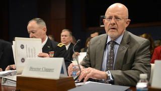 epa03929190 Director of National Intelligence James Clapper testifies in the House Select Intelligence Committee hearing on 'Potential Changes to the Foreign Intelligence Surveillance Act (FISA)' on Capitol Hill in Washington, DC, USA, 29 October 2013. Today's hearing follows news of the NSA eavesdropping on leaders of US allies. EPA/SHAWN THEW +++(c) dpa - Bildfunk+++