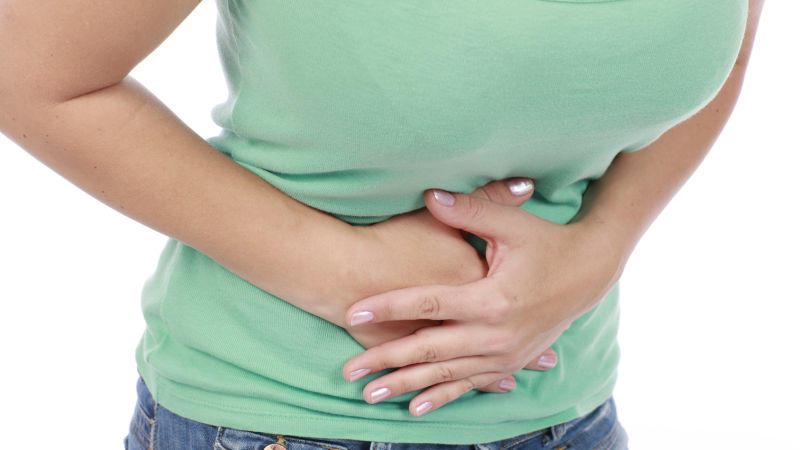 Histaminintoleranz: Bauchschmerzen können die Folge sein