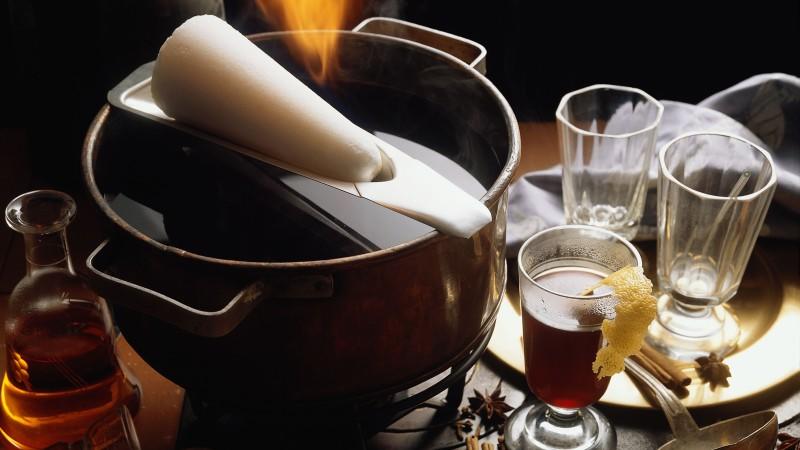 Rezepte für Spekulatius, Kipferl und Feuerzangenbowle