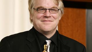 Best actor winner Philip Seymour Hoffman poses with his Oscar for his work in "Capote" at the 78th annual Academy Awards in Hollywood in this March 5, 2006, file photo.  Hoffman, who was found dead in his apartment in New York City on February 2, 2014, died of an apparent drug overdose, a New York city police source said. REUTERS/Mike Blake/Files (UNITED STATES - Tags: ENTERTAINMENT PROFILE OBITUARY)