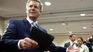 Former German President Christian Wulff arrives for a news conference to present his book "Ganz Oben. Ganz Unten" (At the Top. At the Bottom), in which he chronicles the events surrounding his resignation, in Berlin, June 10, 2014. REUTERS/Thomas Peter (GERMANY - Tags: POLITICS)