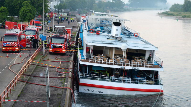 Kreuzfahrtschiff droht Untergang: 200 Passagiere von Bord evakuiert