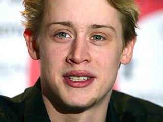 Macaulay Culkin, amerikanischer Schauspieler (u.a. "Kevin - allein zuhause"), aufgenommen am 9.2.2003 auf einer Pressekonferenz zu seinem neuen Film "Party Monster", der während der 53. Filmfestspiele in Berlin Premiere feierte.
