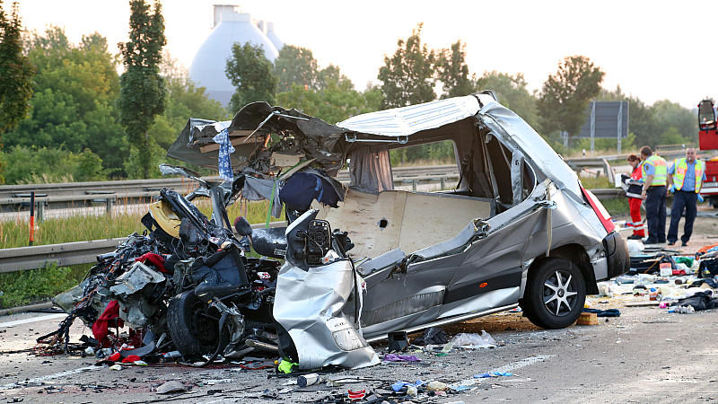 Viele Tote und Verletzte bei Busunglück nahe Dresden