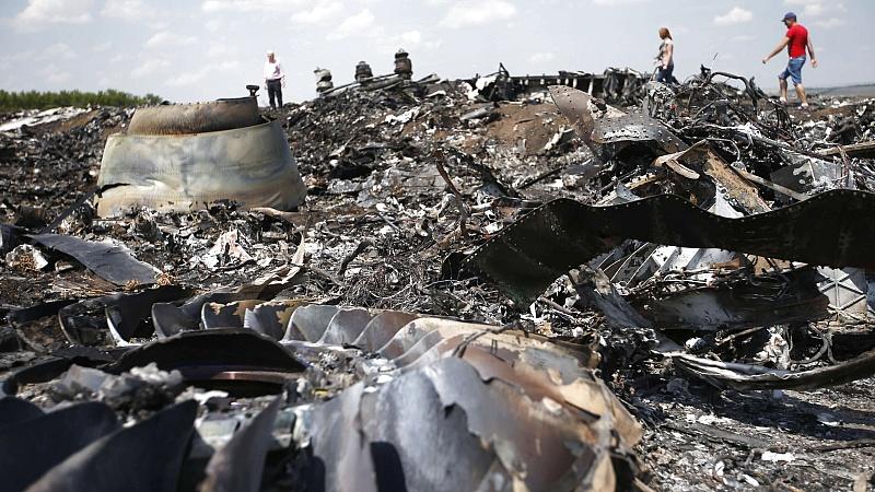 Mh 17 Katastrophe In Der Ukraine Fast 100 Leichen Noch Verschwunden