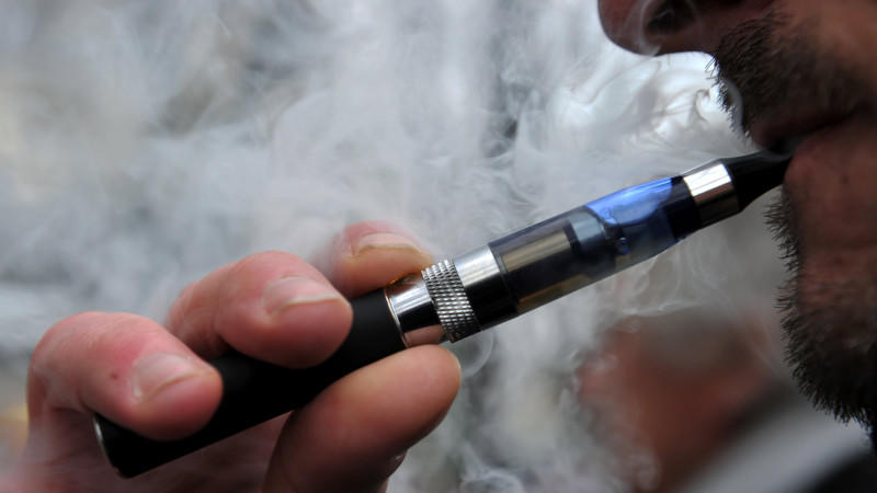 Die WHO fordert ein Verbot von E-Zigaretten in öffentlichen Räumlichkeiten
