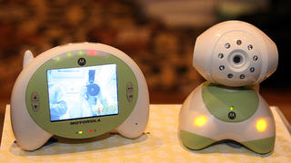 Image #: 9624268    Motorola showed off its new MBP35 Digital Baby Monitor at Digital Experience  January 6, 2010 in Las Vegas, NV.     Barry Sweet /Landov Keine Weitergabe an Drittverwerter.