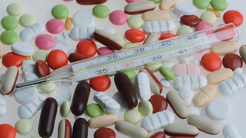 Antibiotika werden in deutschen Arztpraxen insgesamt weniger eingesetzt, so eine Studie.