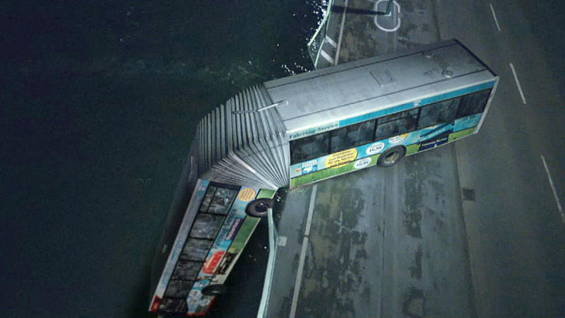Alarm für Cobra 11: Der Bus hängt über dem Abgrund