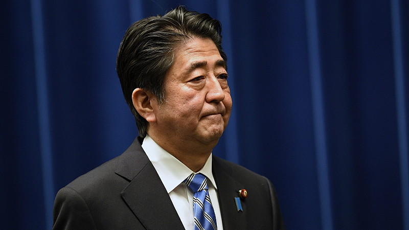 Japans Regierungschef Shinzo Abe bei der Verkündung der Neuwahlen