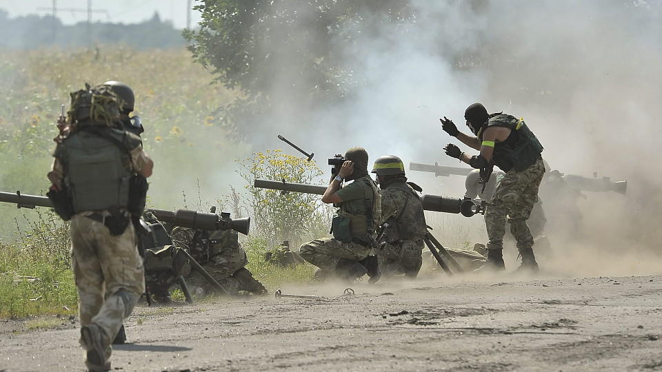 Nach schweren Gefechten in den vergangenen Monaten soll eine neue Waffenruhe die Lage um Lugansk beruhigen.