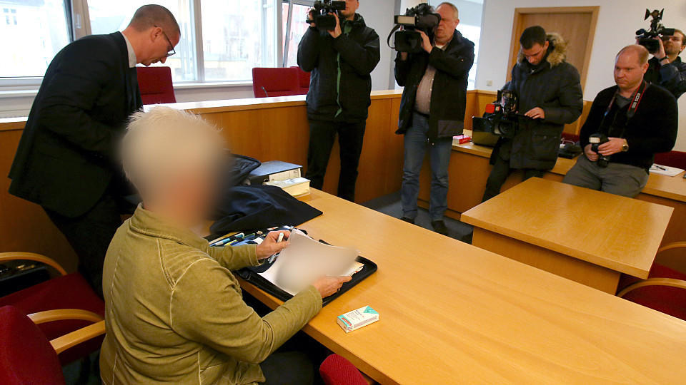 Angeklagte im Prozess um die Massenkarambolage vor dem Amtsgericht Rostock