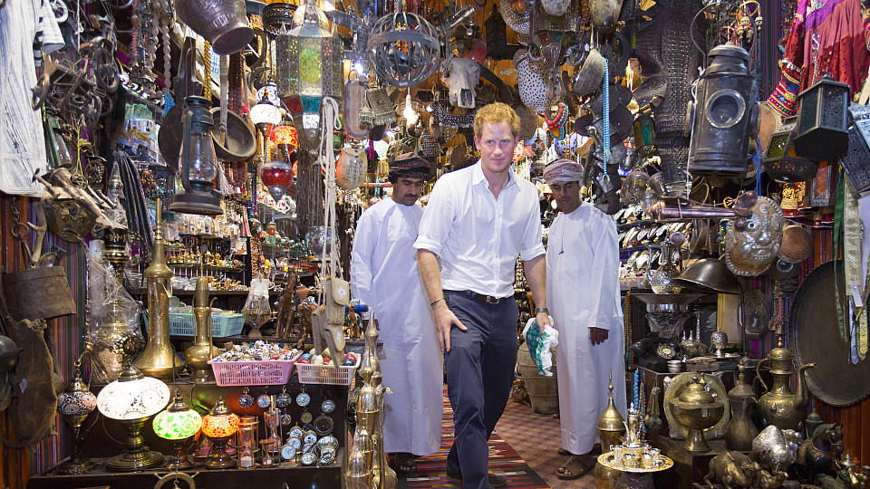 Prinz Harry auf einem Bazar in Abu Dhabi