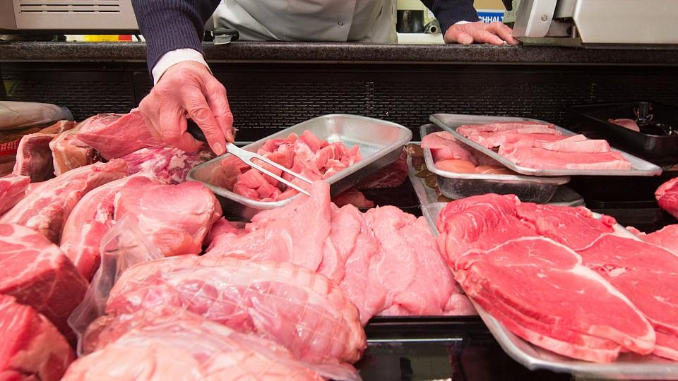 Das EU-Parlament fordert eine Ausweitung der Regeln zu Herkunftsangaben für Fleisch.