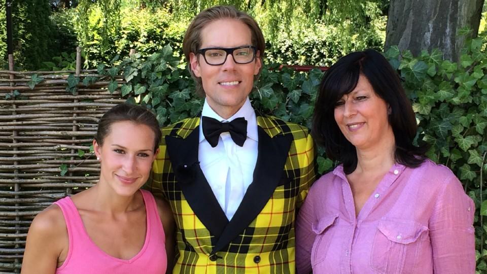 "Secret Millionaire" und Unternehmer Jens Hilbert mit Lisa (l.) und Andrea Meyer