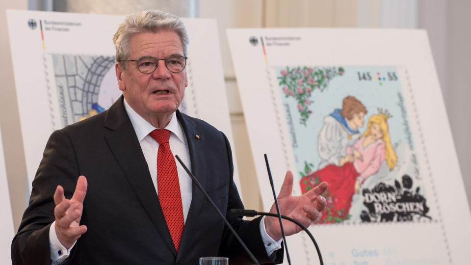 Bundespräsident Joachim Gauck hat sich erneut klar gegen eine militärische Lösung in der Ostukraine ausgesprochen.