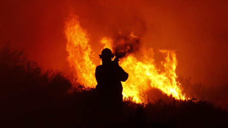Feuerwehr kämpft gegen Brände in Kapstadt