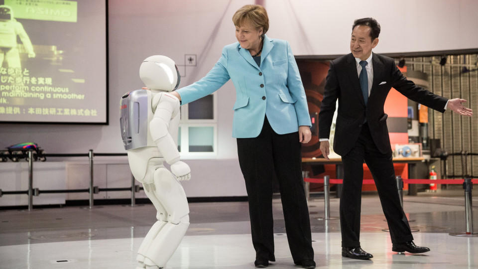 Japan-Reise von Kanzlerin Angela Merkel: Roboter für die Altenpflege.