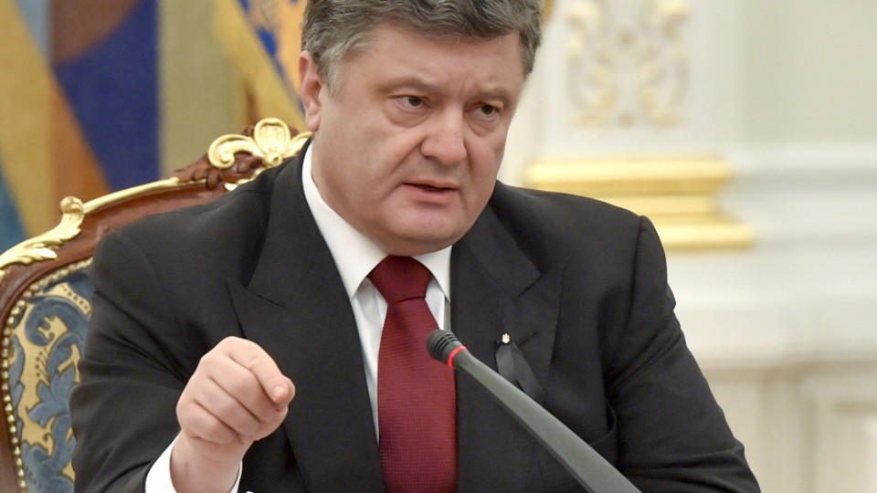 Poroschenko bewilligt mehr Geld für Kampf gegen Aufständische