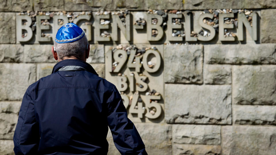 Bundespräsident erinnert an Befreiung von Bergen-Belsen