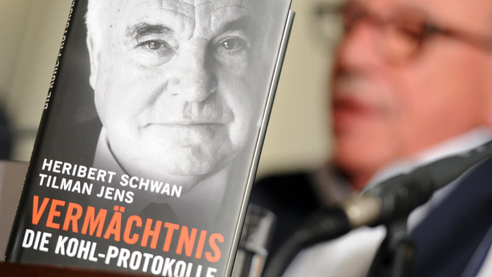 Das Buch 'Vermächtnis. Die Kohl-Protokolle' wurde in Berlin von Kohls einstigem Ghostwriter Heribert Schwan präsentiert.