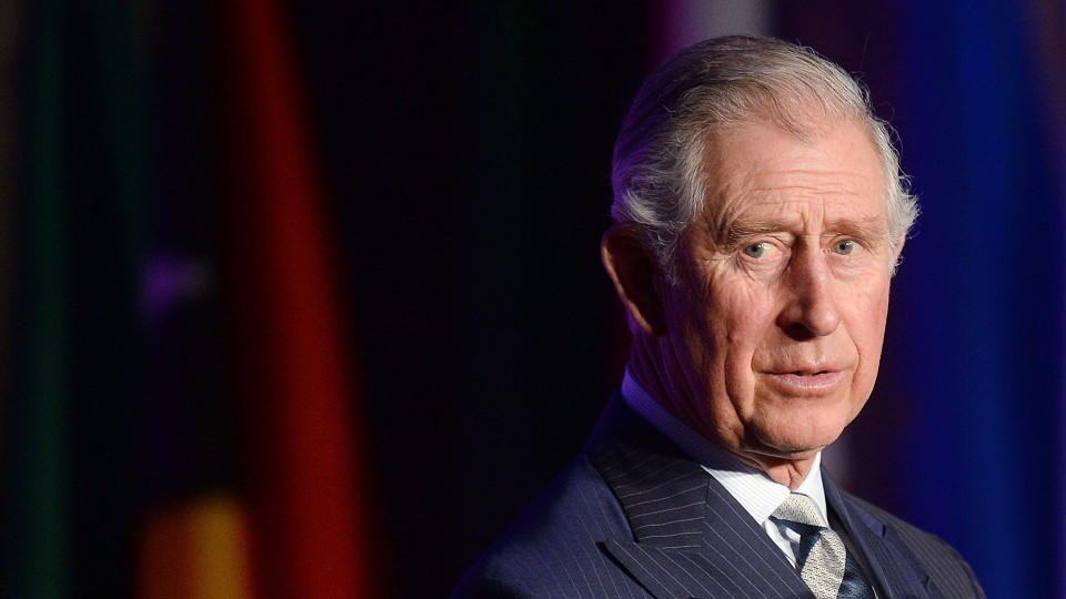 ARCHIV - epa04670439 Britain's Prince Charles, Prince of Wales speaks at the International Conservation Caucus Foundation at the Andrew Mellon Hall in Washington, DC, USA, 19 March 2015. EPA/OLIVIER DOULIERY (zu dpa "Prinz Charles hofft auf Charlotte