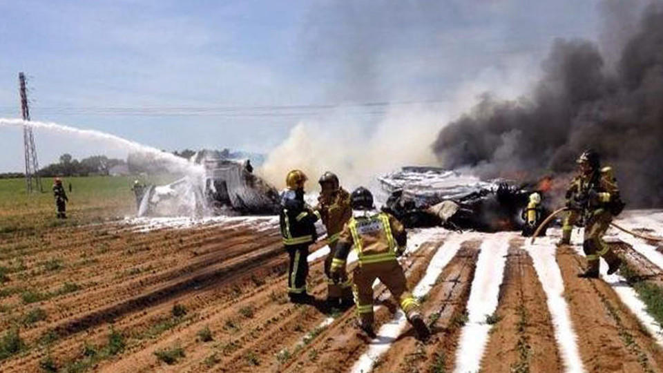 Bei dem Flugzeugabsturz in Sevilla kamen vier Menschen ums Leben.