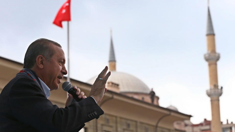 Türkei Wahl Erdogan muss um Machtausweitung bangen