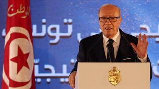 epa04793243 Tunisian President Beji Caid Essebsi speaks during a forum on strategic planning, in Tunis, Tunisia, 11 June 2015. The two-day forum is organized by the Tunisian Institute for Strategic Studies. EPA/MOHAMED MESSARA +++(c) dpa - Bildfunk+++