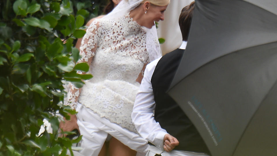 Nicky Hilton hatte das Hochzeitskleid eine Nuance zu hoch gehalten