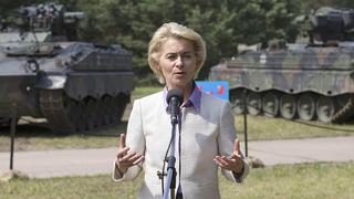 German Defence Minister Ursula von der Leyen speaks to media in front of infantry fighting vehicles Marder during a visit to the 41st mechanized infantry brigade in Viereck, Germany, July 16, 2015.     REUTERS/Axel Schmidt
