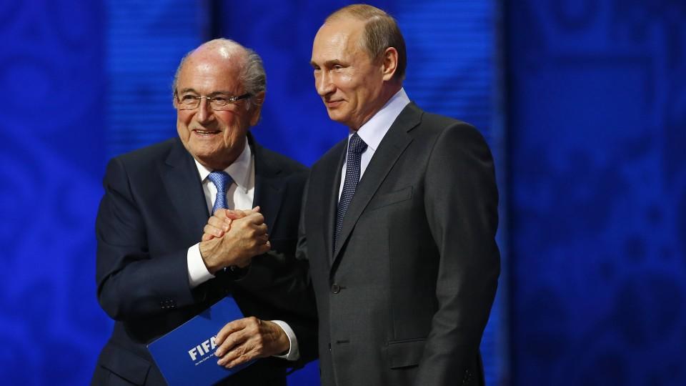 Putin schlägt Blatter für den Nobelpreis vor.