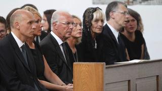 Franz Beckenbauer nimmt mit seiner Familie in der Kirche "Heilige Familie" Abschied von seinem Sohn Stephan