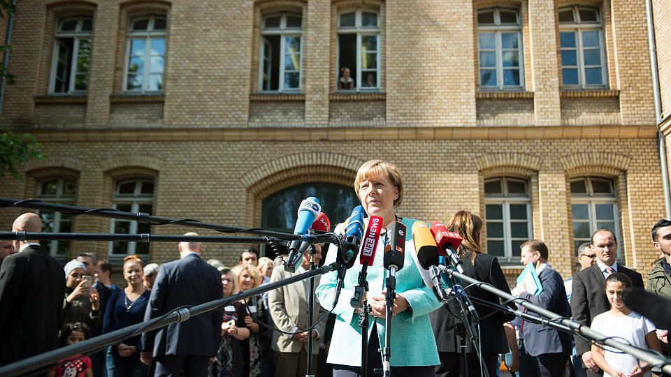 Merkel besucht Flüchtlingseinrichtungen