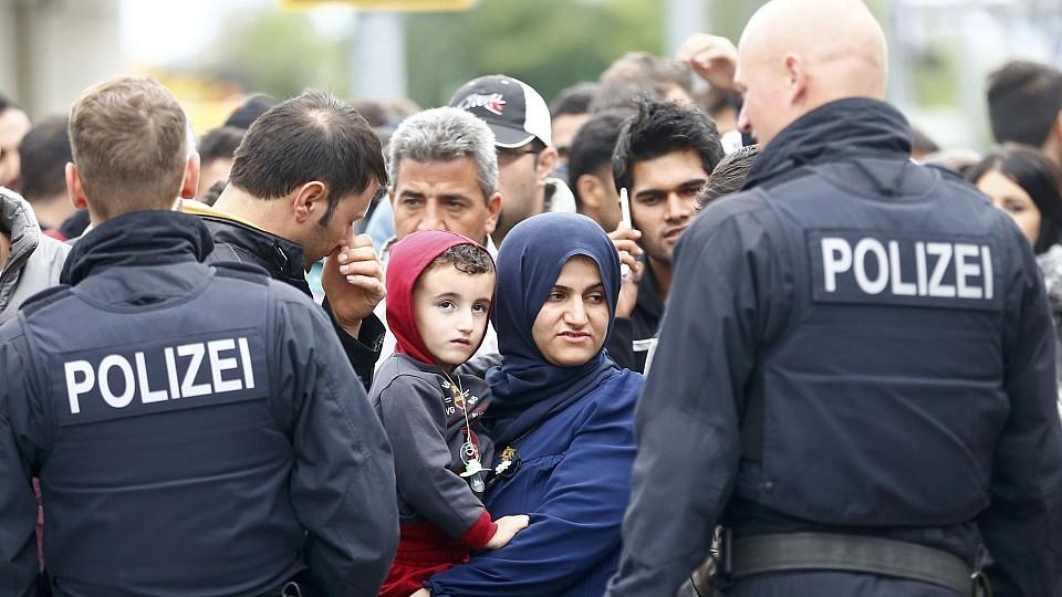 Flüchtlingsstrom nach Deutschland - Polizei "personell und materiell an unseren Grenzen"