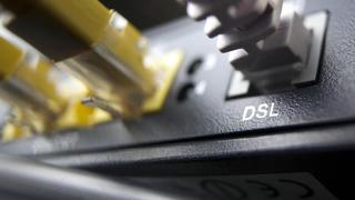 Internet-Provider in Deutschland sollen ihre Kunden nicht länger zwingen können, bei der Einwahl ins Netz einen bestimmten DSL-Router zu verwenden. Foto: Frank Rumpenhorst/Archiv