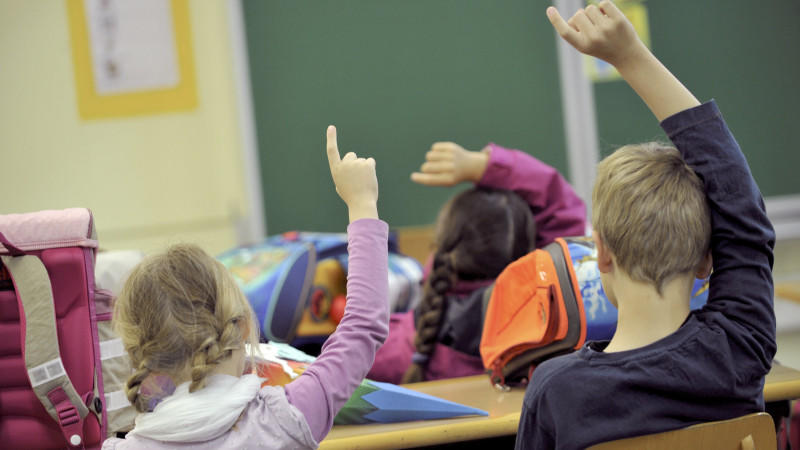 In einer Grundschule in Neu-Ulm fielen Kinder im Unterricht mit islamistischen Hasstiraden auf (Symbolfoto: Archiv).