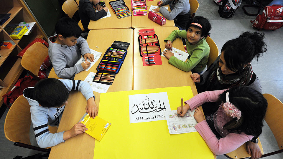 Kinder während des Islamunterrichts an einer Grundschule in Baden-Württemberg,