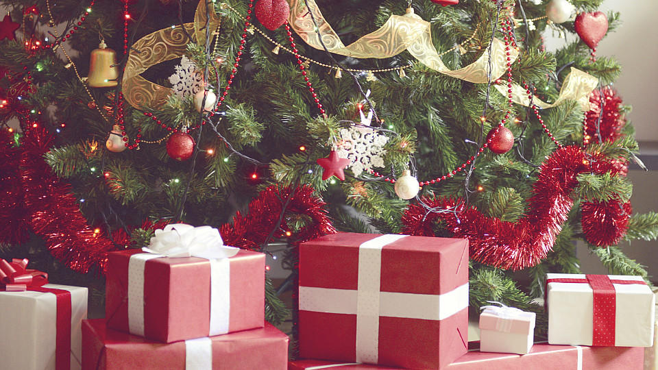 Wer auf Geschenke unter dem Weihnachtsbaum nicht verzichten will, sollte rechtzeitig bestellen