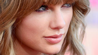 Taylor Swift 2.jpg