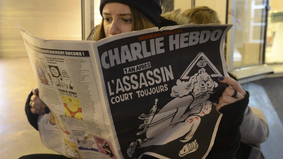 Jahrestag des Anschlags auf Charlie Hebdo: Cover des Sonderhefts zeigt Gott als Terrorist