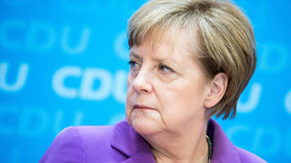 ARCHIV - Bundeskanzlerin Angela Merkel (CDU) gibt am 15.09.2014 eine Pressekonferenz nach der Sitzung des CDU Bundesvorstandes in Berlin. Foto: Michael Kappeler/dpa (zu dpa «Sorgen wegen Flüchtlingskrise: Unionskritiker planen Brief an Merkel») +++(c) dpa - Bildfunk+++
