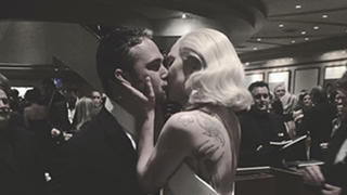Inniger Liebesbeweis: Lady Gaga und ihr Verlobter Taylor Kinney am Rande der Oscars