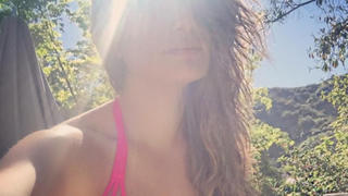Schauspielerin Lea Michele genießt die Sonnenstrahlen