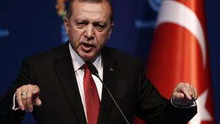 ARCHIV - Turkey's President Recep Tayyip Erdogan speaks during a press conference at the end of the World Humanitarian Summit at Dolmabahce Palace in Istanbul, Turkey, 24 May 2016. EPA/SEDAT SUNA (zu dpa «Lammert rügt Erdogan wegen Attacken auf türkischstämmige Abgeordnete » vom 09.06.2017) +++(c) dpa - Bildfunk+++